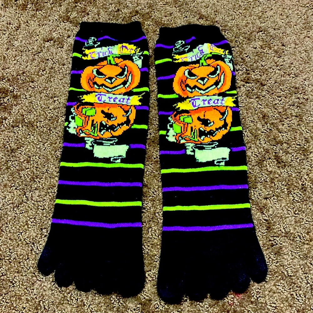 Halloween socks pumpkins Fall EUC women 7-10